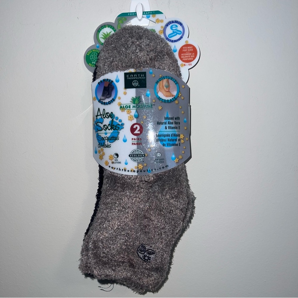 Earth Therapeutics Gray Aloe Socks